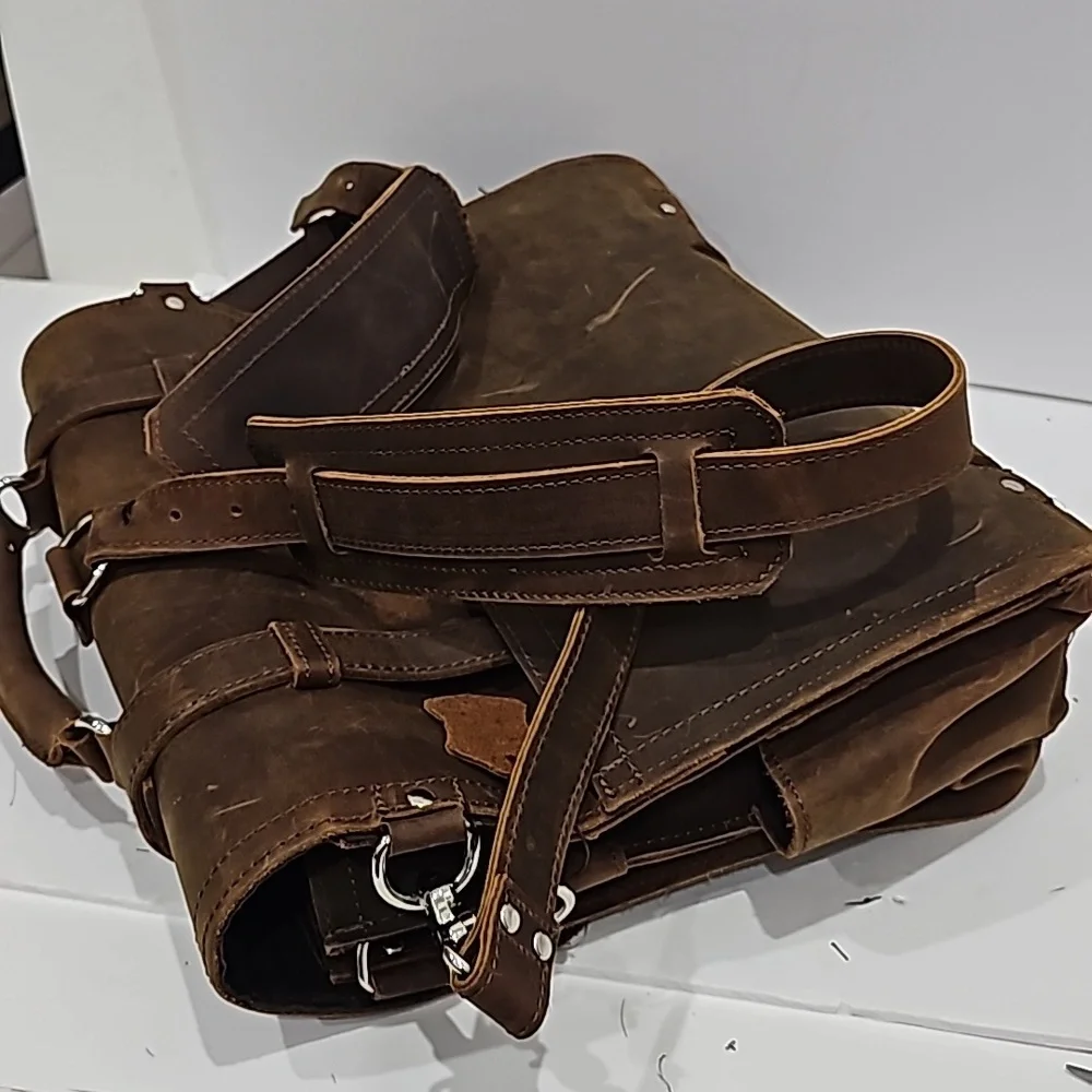 Full grain leather messenger bag/backpack/briefcase NWT
